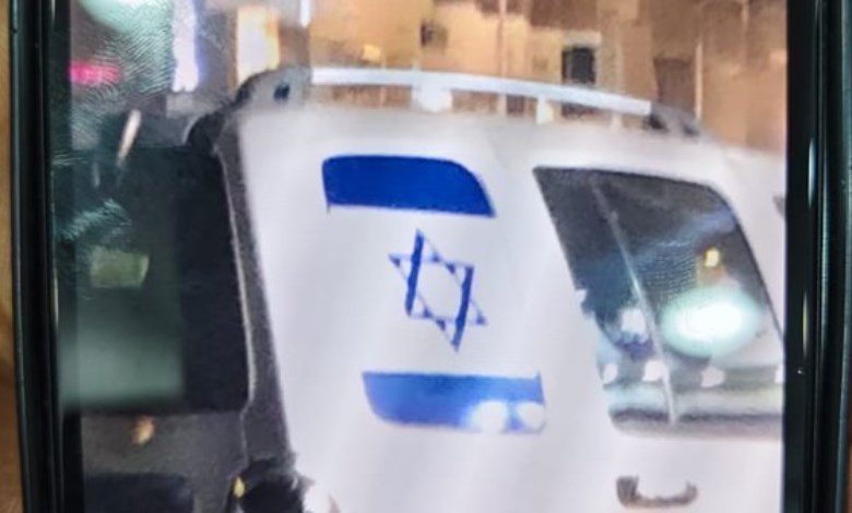 سيارة العلم الإسرائيلي 