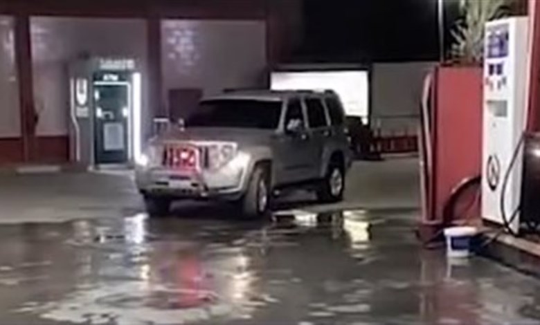 السيارة 