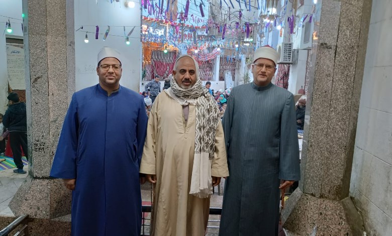 وكيل أوقاف سوهاج يتفقد مائدة الطعام بمسجد العارف 