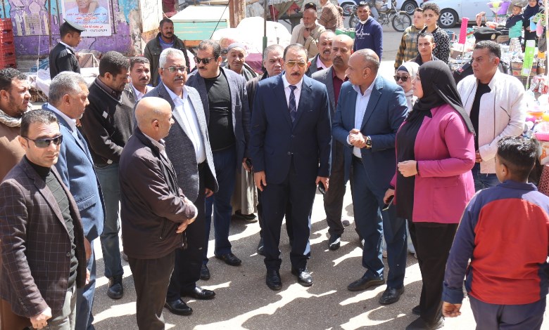 محافظ سوهاج يتفقد أعمال الرصف بميدان العارف