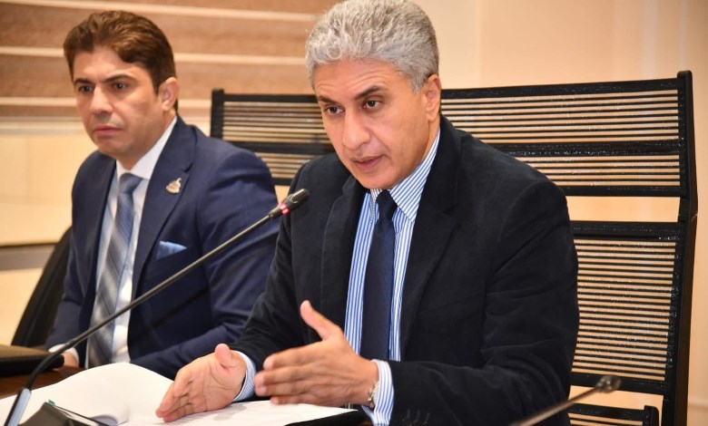 وزير السياحة والآثار 