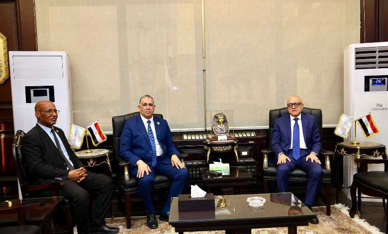 نقيب المحامين يلتقي بمحافظ الأقصر 