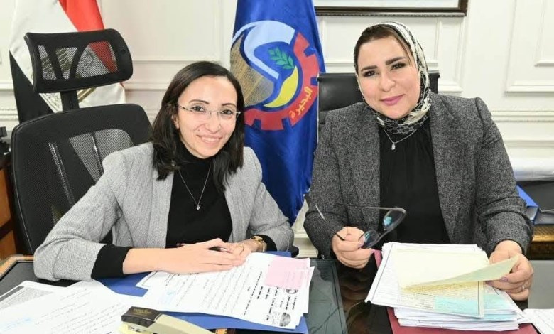 النائبة نيفين الكاتب