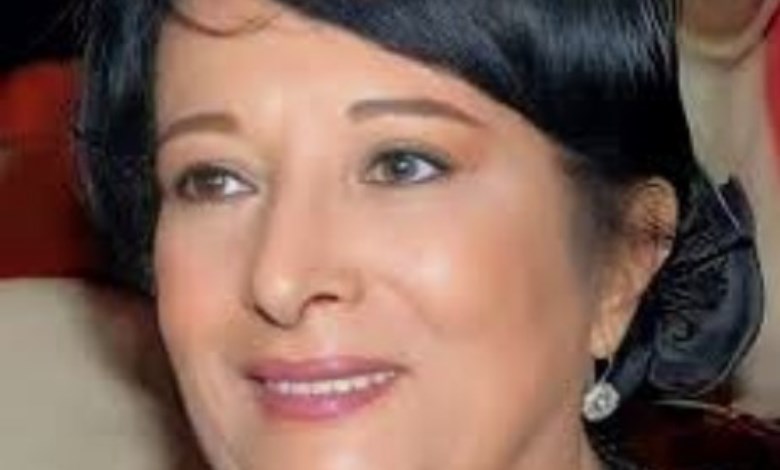 سميرة عبدالعزيز 