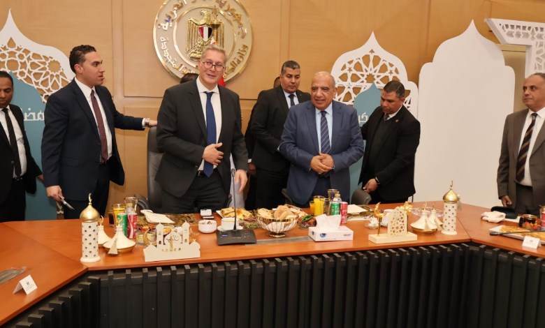 وزيرا الكهرباء والبترول يشاركان فريق العمل المشترك إفطارهم ويؤكدان استمرار التنسيق لتأمين الوقود واستقرار الشبكة الموحدة