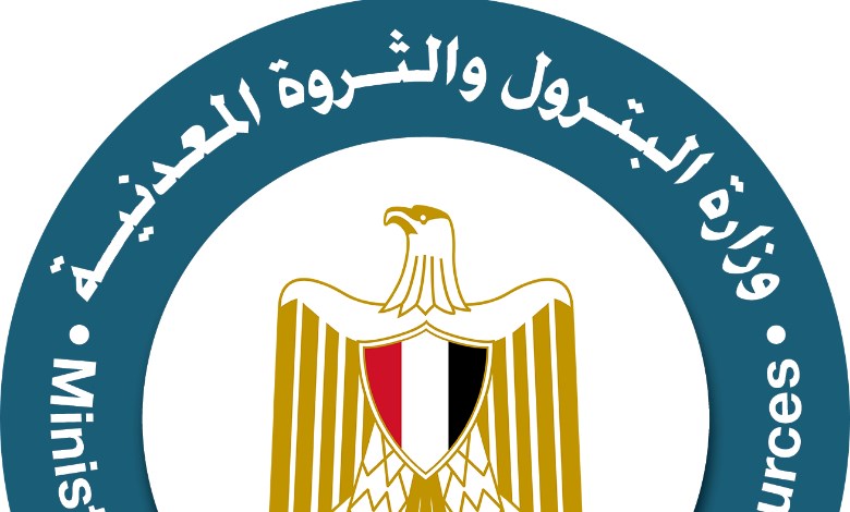 البترول تُقر حزمة إجراءات تقشفية لترشيد النفقات وتعزيز كفاءة الطاقة في شركات القطاع