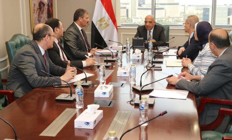 وزير الكهرباء يتابع خطة تأمين الشبكة الموحدة في ظل التصعيد الإقليمي