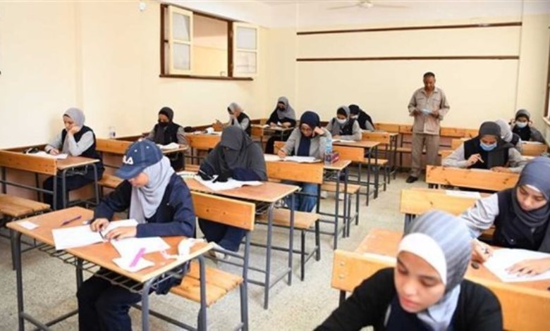 طلاب الإعدادية 