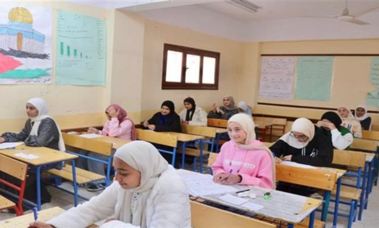 طلاب الثانوية 