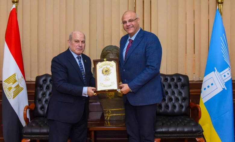 رئيس هيئة النيابة الادارية ومحافظ الإسكندرية