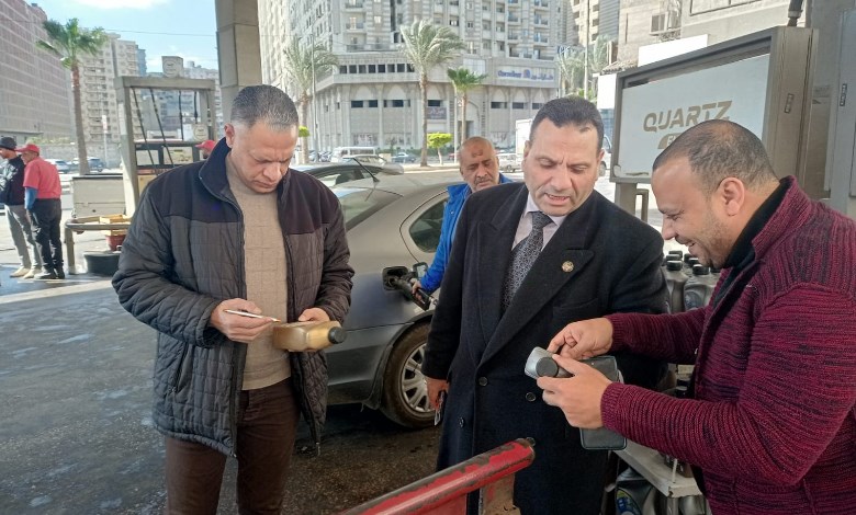 متابعة توافر المواد البترولية بالمحطات بالإسكندرية