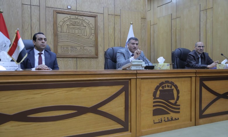 محافظ قنا في أول لقاء مع المواطنين 