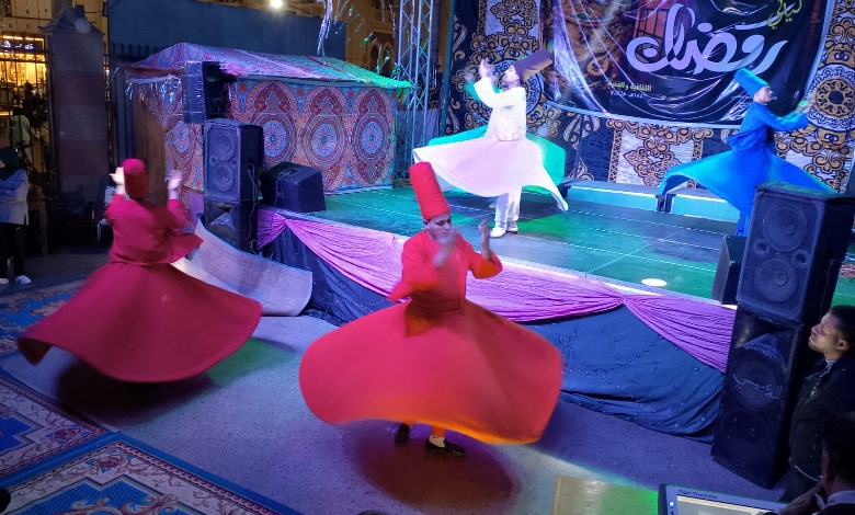 أسيوط| عروض "المولوية" و"التنورة" تبهر جمهور ليالي رمضان 