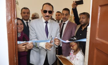 محافظ سوهاج يفتتح المعمل الرقمي بمدرسة نور المكفوفين 