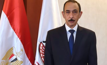 محافظ سوهاج يقرر وقف مديرة عن العمل 