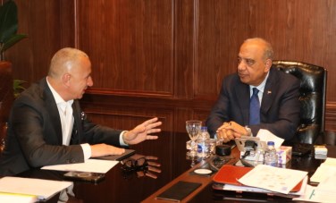 وزير الكهرباء