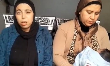أم الطفلة الرضيعة 