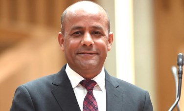 النائب ياسر قدح