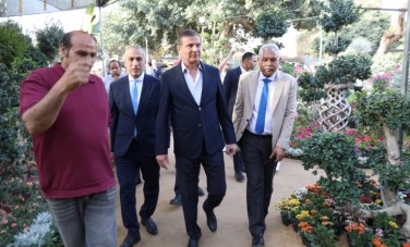 جولة وزير الزراعة في معرض زهور الربيع