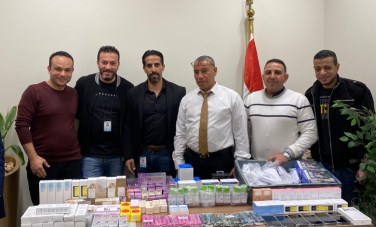 ضبط هواتف المحمولة وأجهزة إلكترونية بمطار الاسكندرية الدولي 