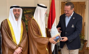 الدكتور أشرف العزازي ووفد دائرة الثقافة والإعلام بالشارقة 