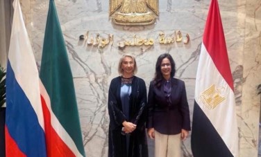 وزيرة الثقافة المصرية جيهان زكي مع وزيرة الثقافة بجمهورية تتارستان إيرادا أيوبوفا 