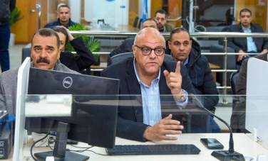محافظ الإسكندرية يتابع من غرفة ادارة الازمات