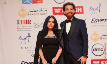 الفنان محمود حجازي وزوجته