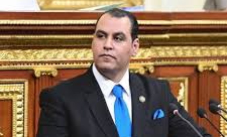 النائب إمام منصور