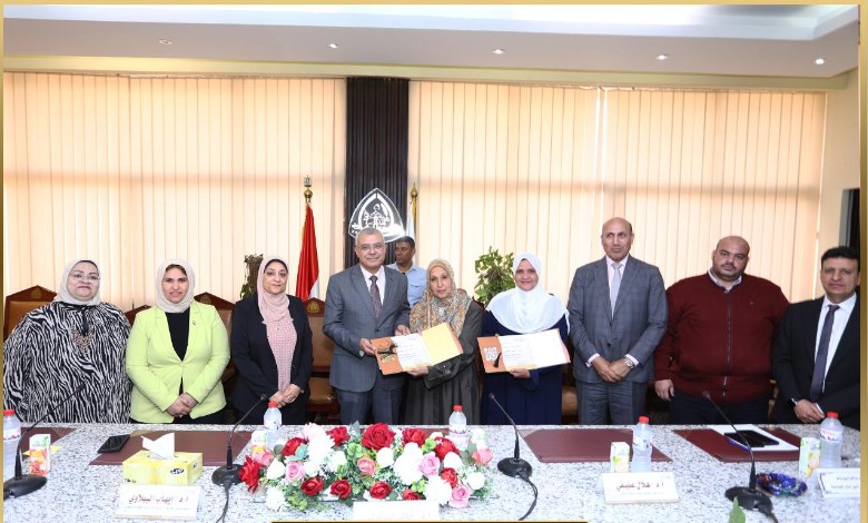 تكريم الأمهات المثاليات جامعة الزقازيق 