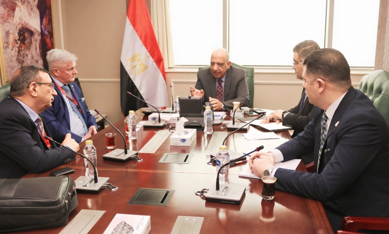وزير الكهرباء يبحث مع "باوكو" الألمانية توطين صناعة مواسير وأنابيب الضغط في مصر