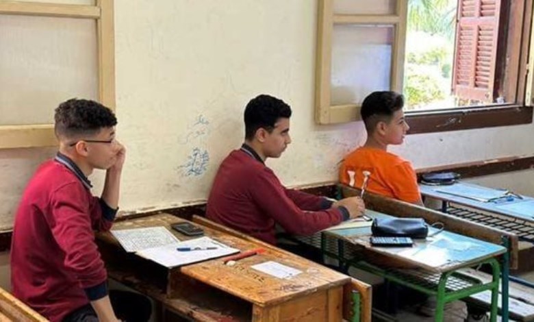 امتحانات الدبلومات الفنية 