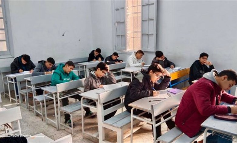 امتحانات الدبلومات الفنية 