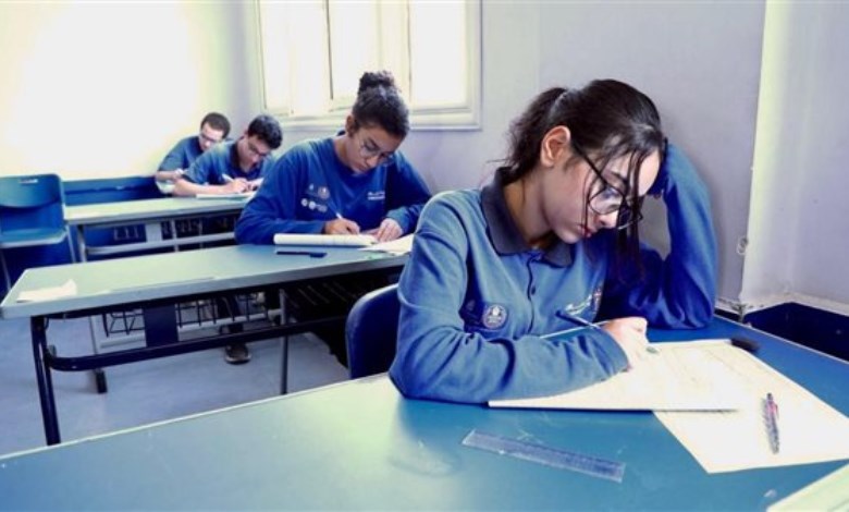 طلاب الإعدادية 
