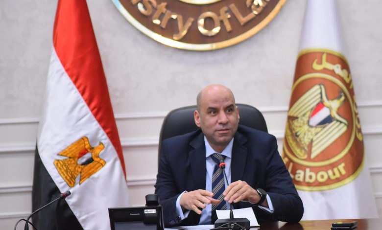 وزير العمل  