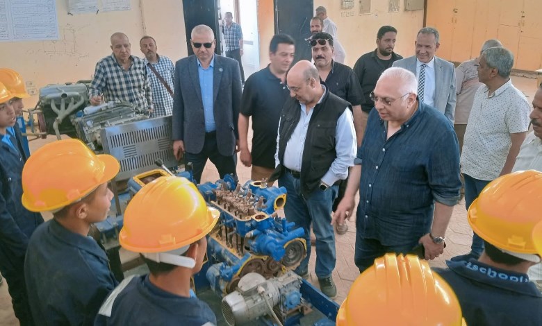 نائب وزير التعليم يتفقد المدارس الفنية في أسيوط