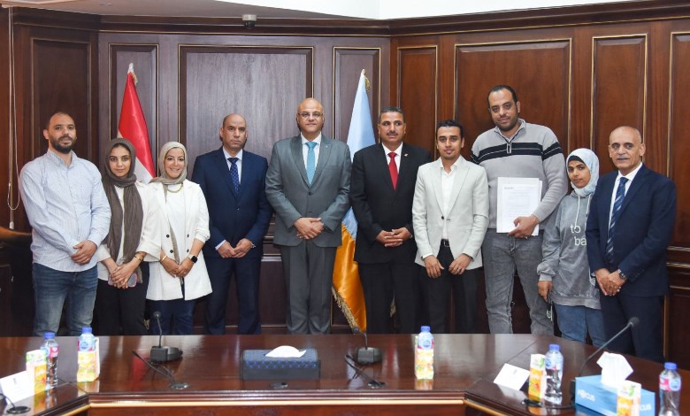 محافظ الإسكندرية يلتقي بوزير العمل 
