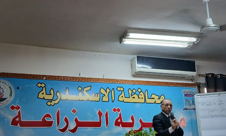 وكيل وزارة الزراعة في مؤتمر صحفي