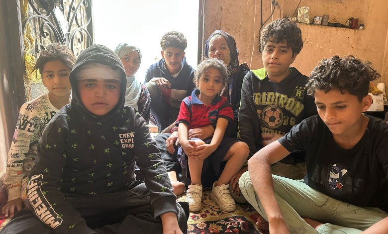 الجدة مع الأطفال