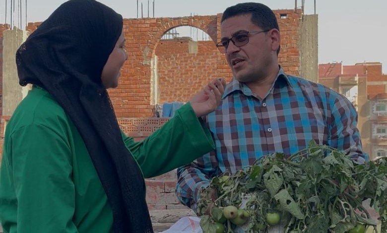 محررة اليوم مع صاحب مبادرة زراعة أسطح المنازل