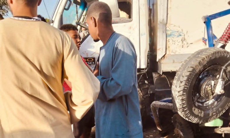 حادث تصادم تريلا مع 3 سيارات بقنا 