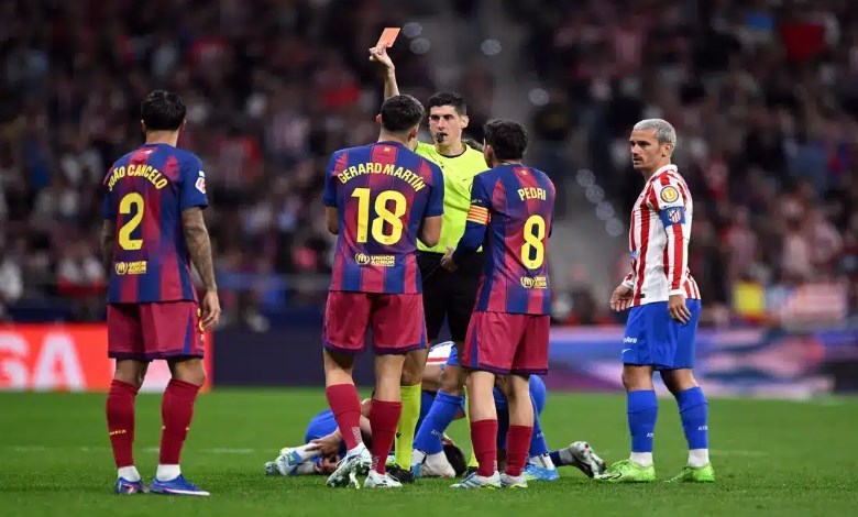 طرد جيرارد مارتن لاعب برشلونة