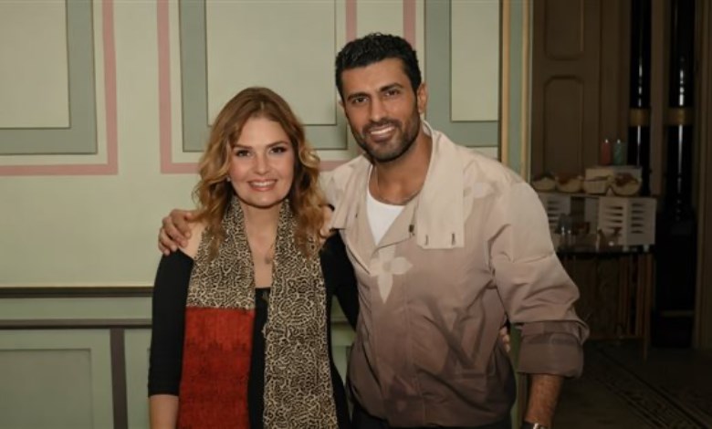 الفنانة يسرا والمخرج محمد سامي 