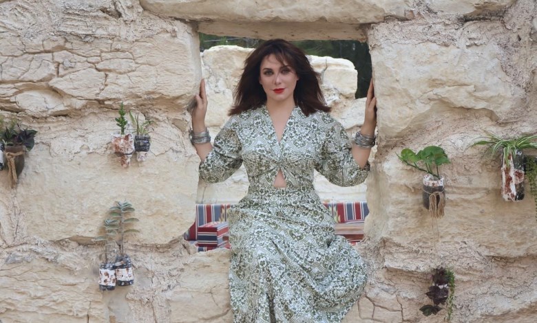 النجمة السورية سلاف فواخرجي
