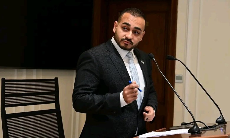 أحمد ناصر 