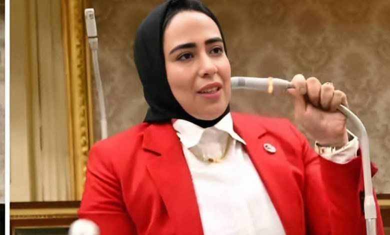 سارة النحاس 