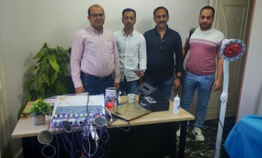 ضبط عيادة فتاة منتحلة صفة بمركز طما 
