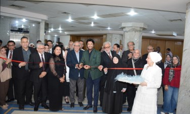 افتتاح معرض مانشيت بالألوان