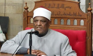 عباس شومان 