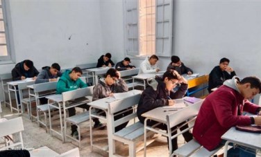 طلاب الإعدادية 